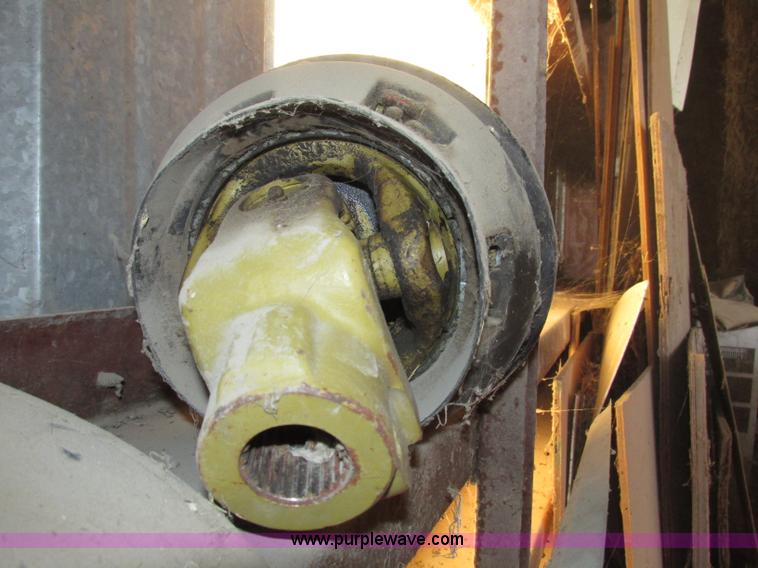 image for item F7383 2002 New Holland BB960S large square baler