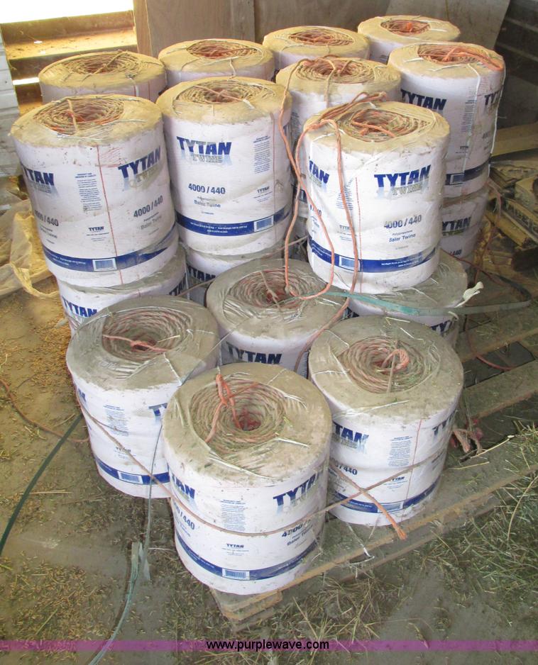 image for item F7383 2002 New Holland BB960S large square baler