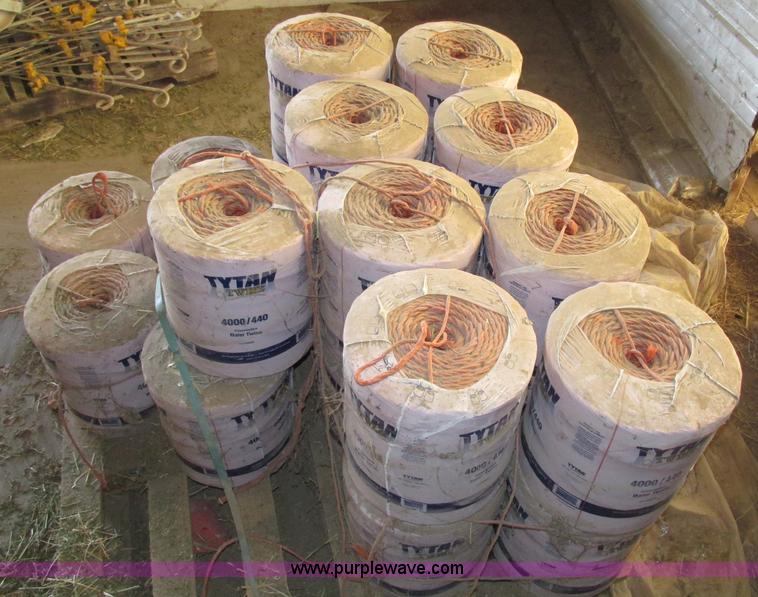 image for item F7383 2002 New Holland BB960S large square baler