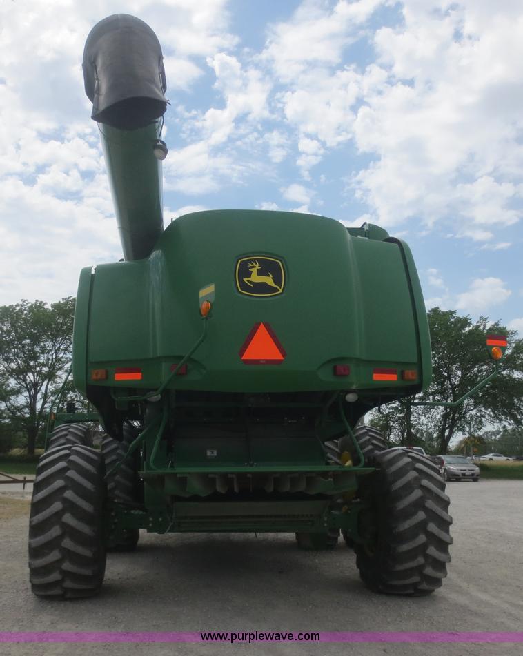 image for item F8270 2006 John Deere 9660 STS RWA combine