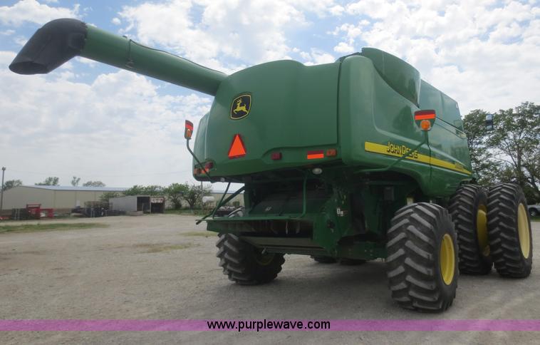 image for item F8270 2006 John Deere 9660 STS RWA combine