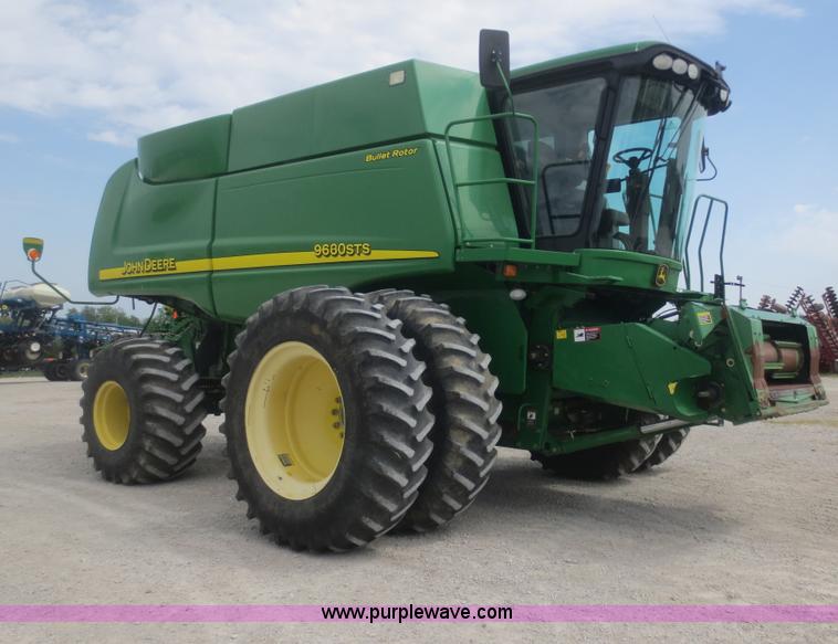 image for item F8270 2006 John Deere 9660 STS RWA combine