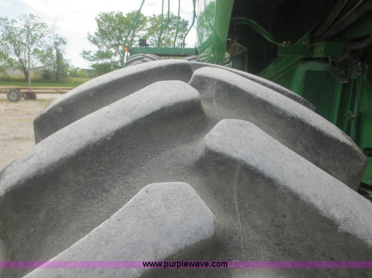 image for item F8270 2006 John Deere 9660 STS RWA combine