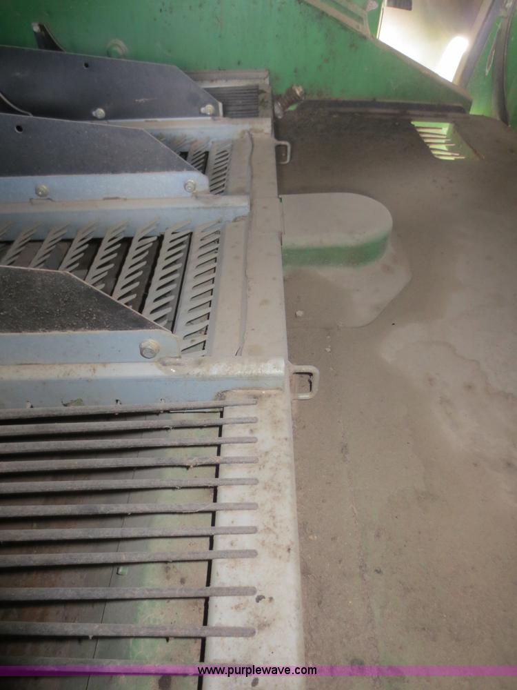 image for item F8270 2006 John Deere 9660 STS RWA combine