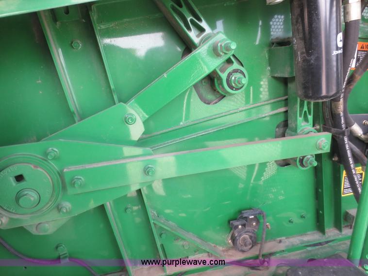 image for item F8270 2006 John Deere 9660 STS RWA combine