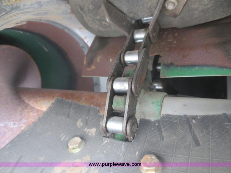 image for item F8270 2006 John Deere 9660 STS RWA combine