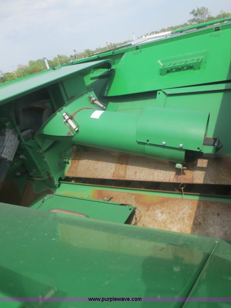 image for item F8270 2006 John Deere 9660 STS RWA combine