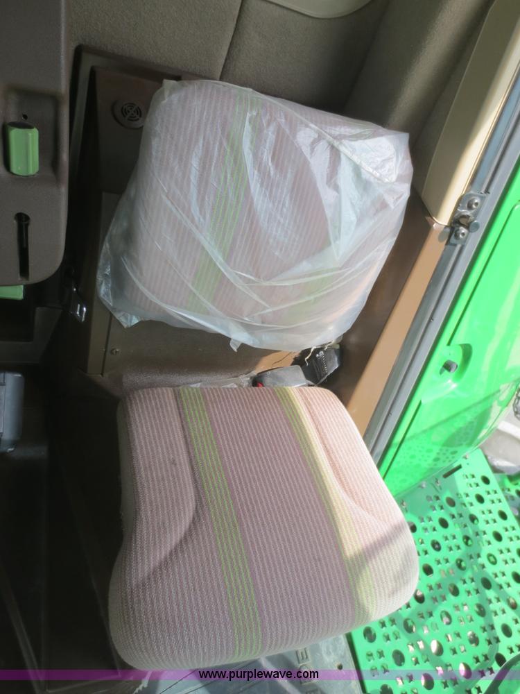 image for item F8270 2006 John Deere 9660 STS RWA combine