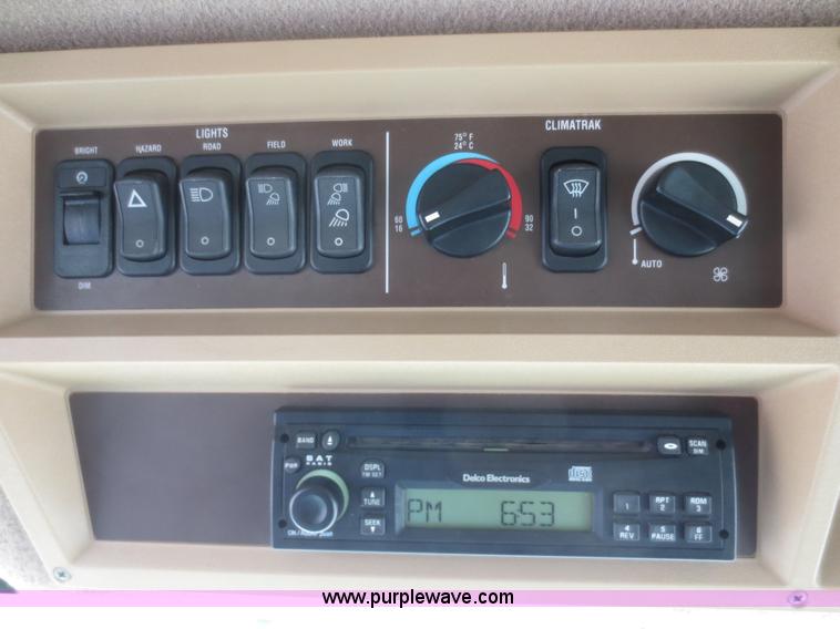 image for item F8270 2006 John Deere 9660 STS RWA combine