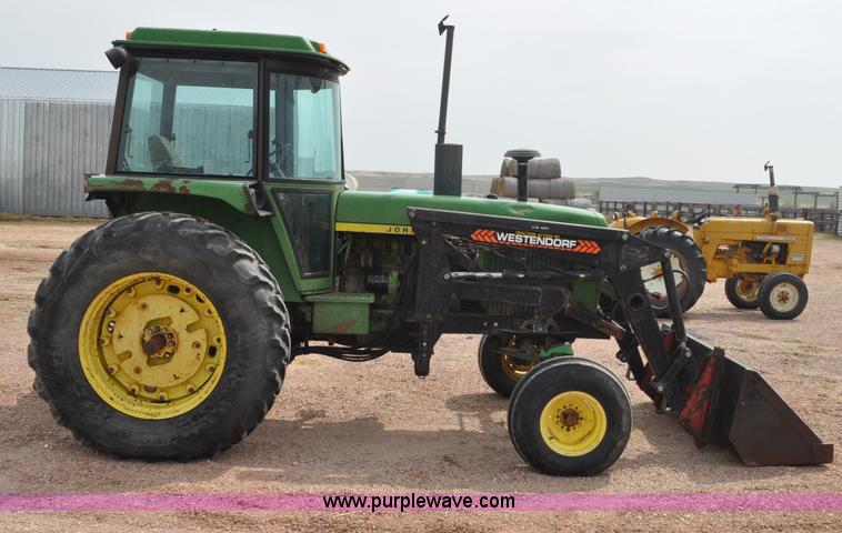 image for item G6473 1976 John Deere 4230 tractor
