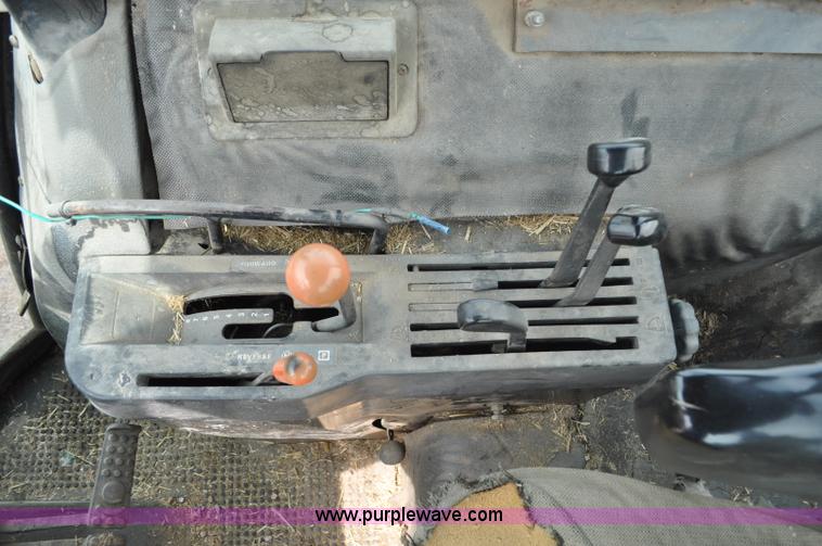 image for item G6473 1976 John Deere 4230 tractor