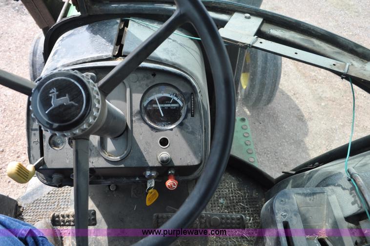 image for item G6473 1976 John Deere 4230 tractor
