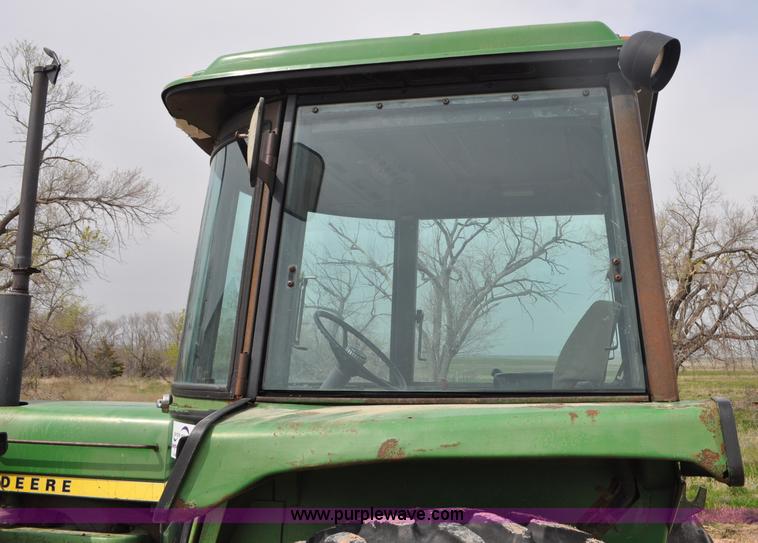 image for item G6473 1976 John Deere 4230 tractor