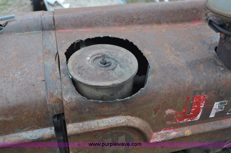 image for item G6476 1947 International Farmall H tractor