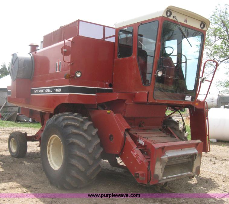 image for item G8279 1983 International 1460 Axial-Flow combine