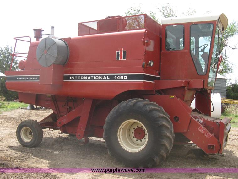 image for item G8279 1983 International 1460 Axial-Flow combine