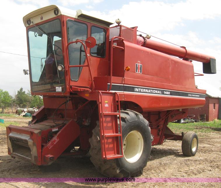 image for item G8279 1983 International 1460 Axial-Flow combine