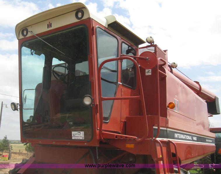 image for item G8279 1983 International 1460 Axial-Flow combine