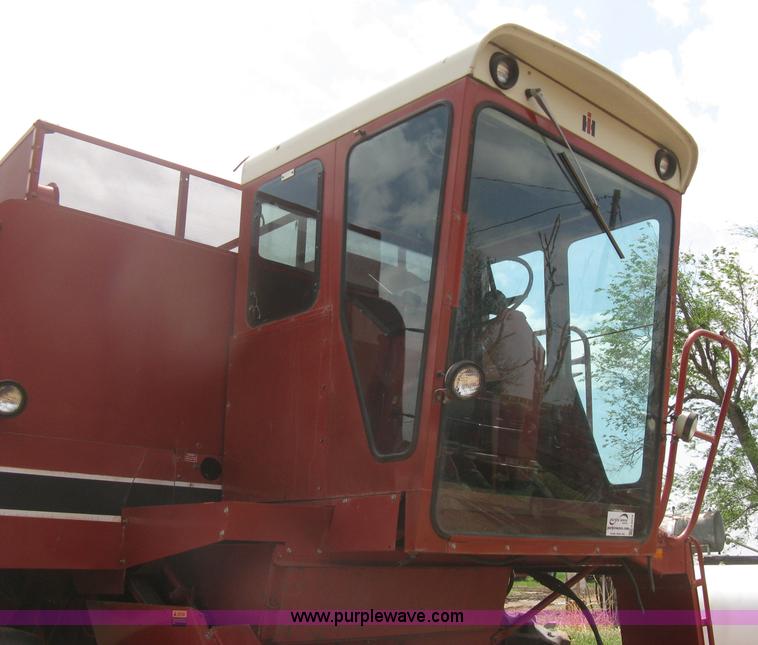 image for item G8279 1983 International 1460 Axial-Flow combine