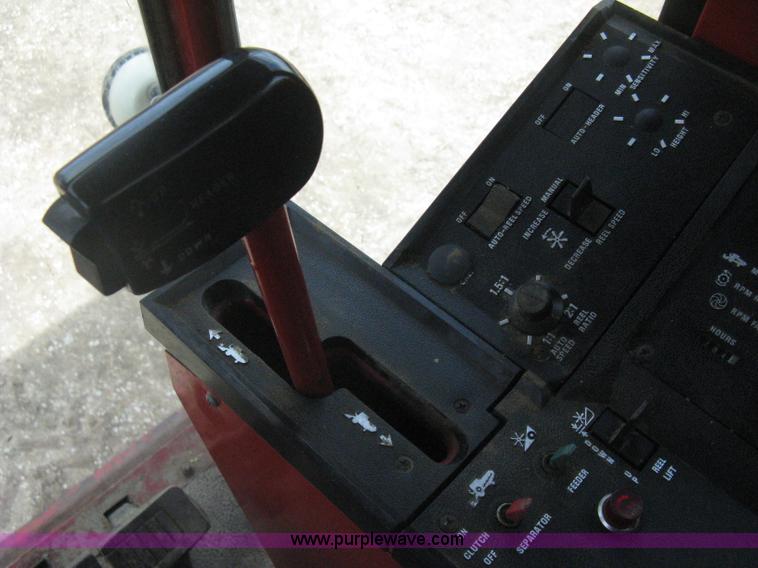 image for item G8279 1983 International 1460 Axial-Flow combine