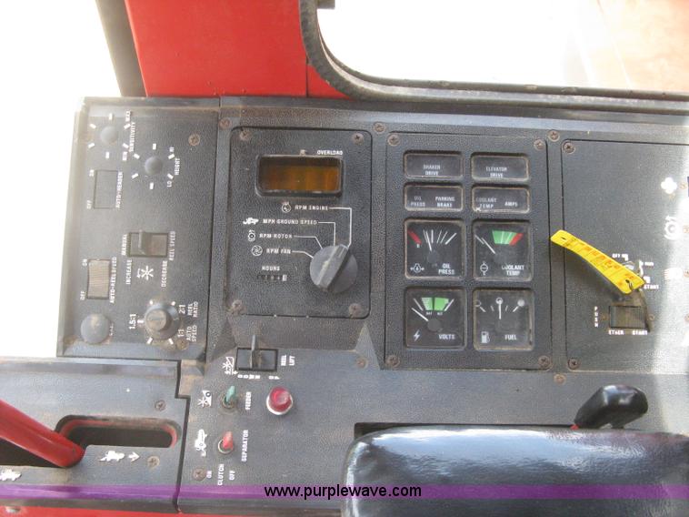 image for item G8279 1983 International 1460 Axial-Flow combine