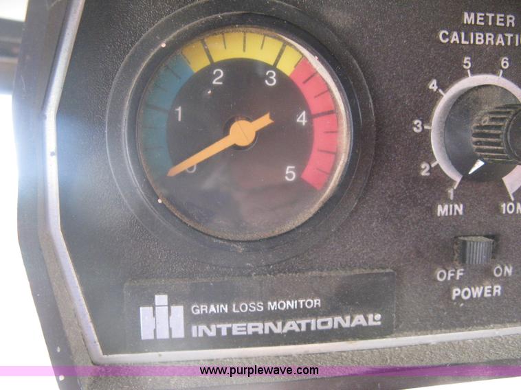 image for item G8279 1983 International 1460 Axial-Flow combine