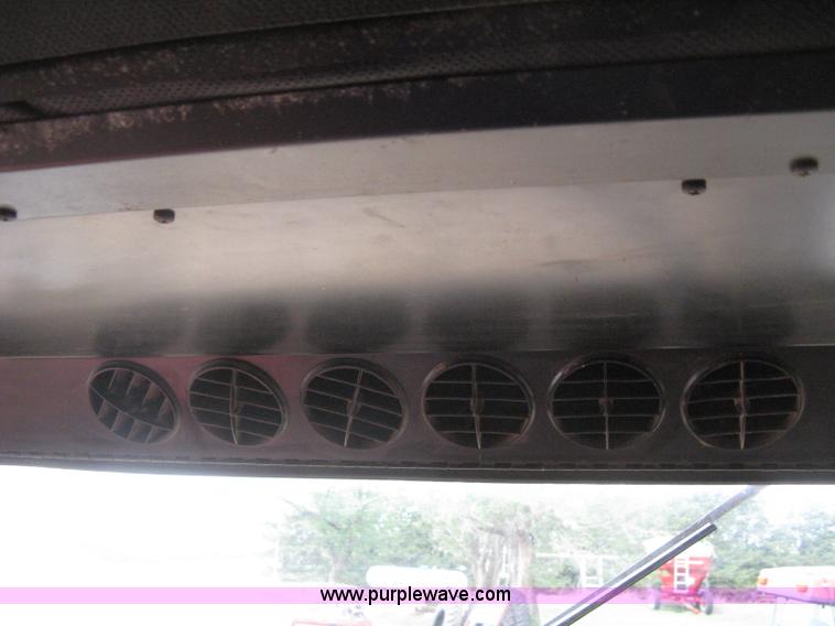 image for item G8279 1983 International 1460 Axial-Flow combine