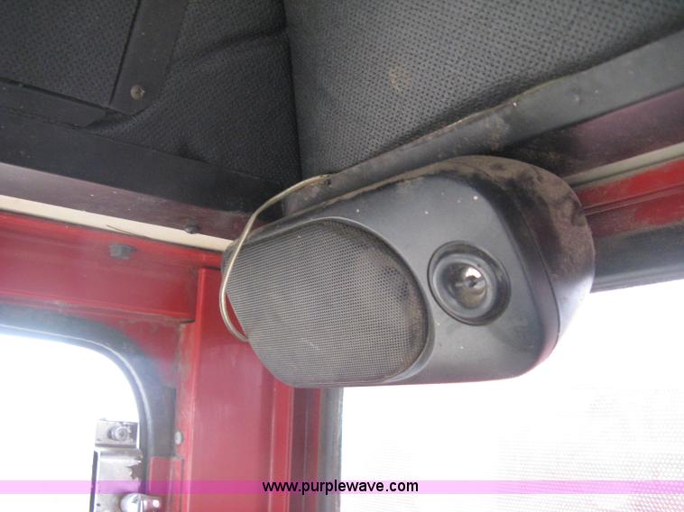 image for item G8279 1983 International 1460 Axial-Flow combine