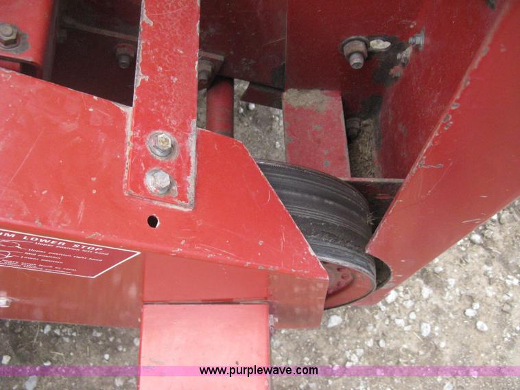 image for item G8279 1983 International 1460 Axial-Flow combine