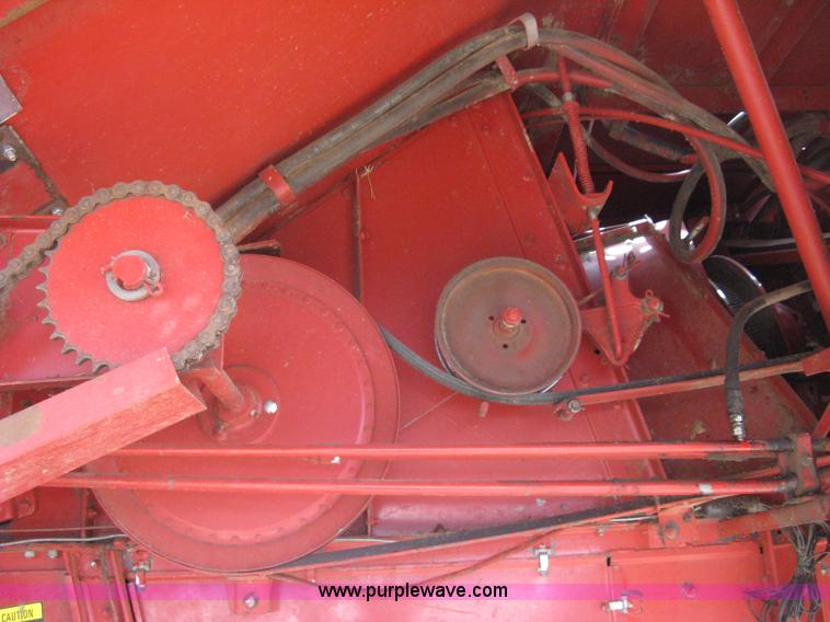 image for item G8279 1983 International 1460 Axial-Flow combine