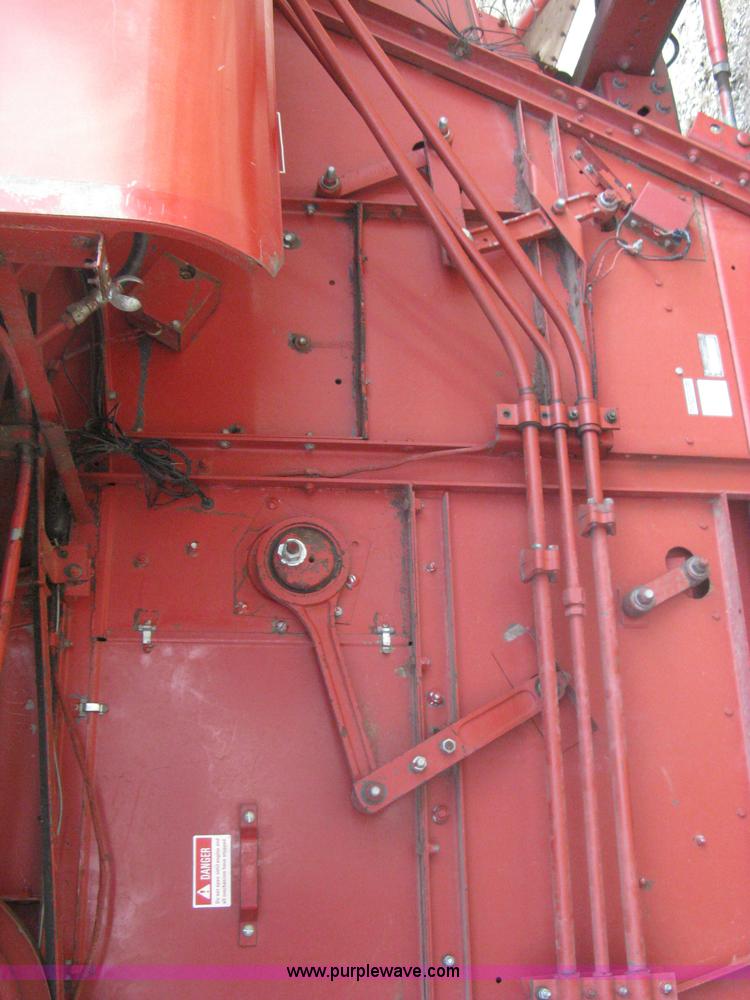 image for item G8279 1983 International 1460 Axial-Flow combine