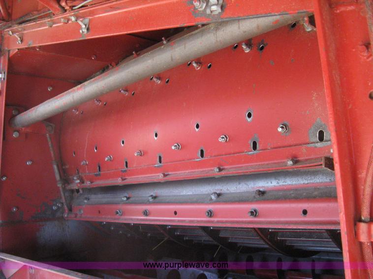 image for item G8279 1983 International 1460 Axial-Flow combine