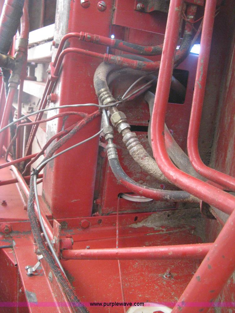 image for item G8279 1983 International 1460 Axial-Flow combine