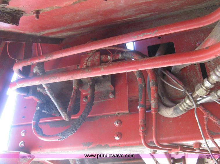 image for item G8279 1983 International 1460 Axial-Flow combine