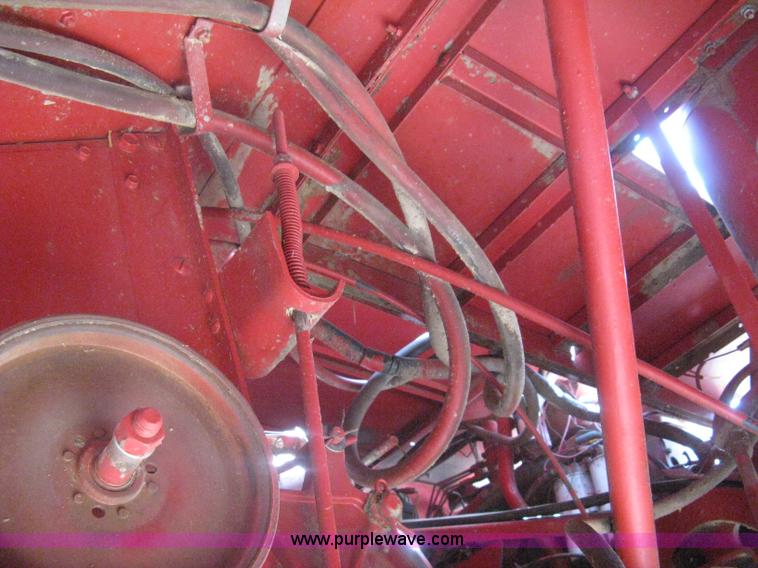 image for item G8279 1983 International 1460 Axial-Flow combine
