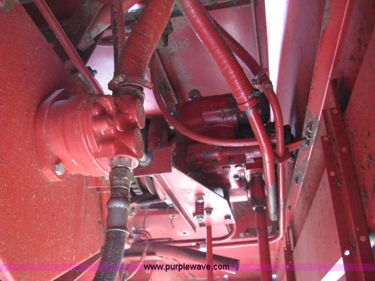 image for item G8279 1983 International 1460 Axial-Flow combine