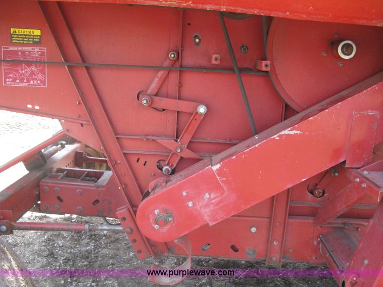image for item G8279 1983 International 1460 Axial-Flow combine
