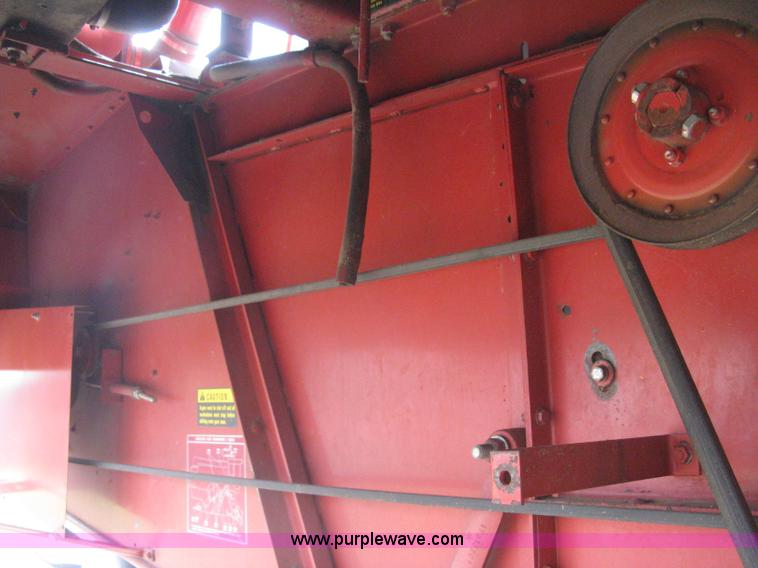 image for item G8279 1983 International 1460 Axial-Flow combine
