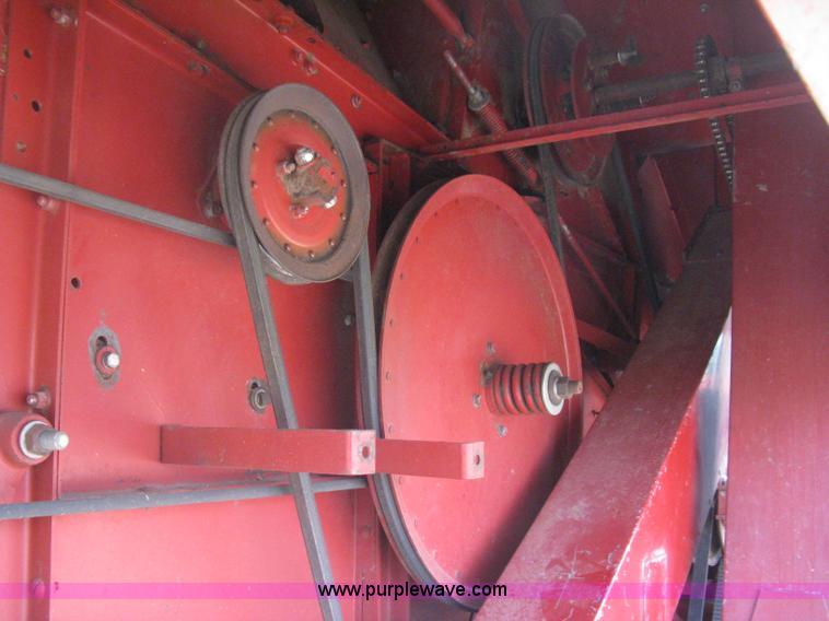 image for item G8279 1983 International 1460 Axial-Flow combine