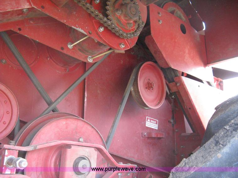 image for item G8279 1983 International 1460 Axial-Flow combine