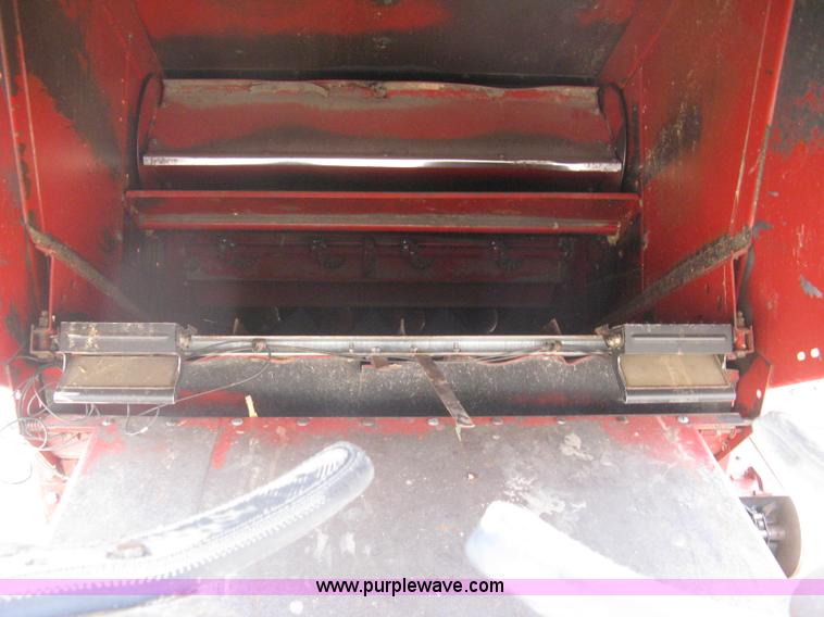 image for item G8279 1983 International 1460 Axial-Flow combine