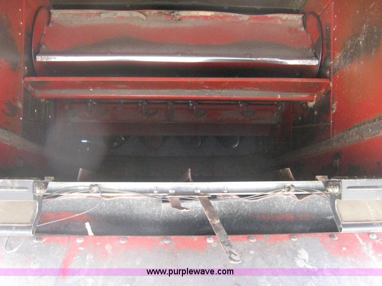 image for item G8279 1983 International 1460 Axial-Flow combine