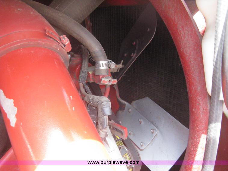 image for item G8279 1983 International 1460 Axial-Flow combine