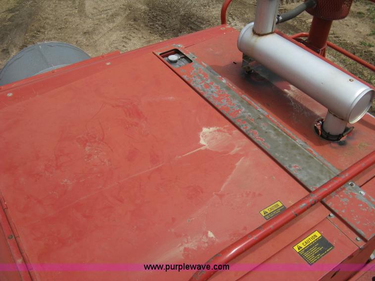 image for item G8279 1983 International 1460 Axial-Flow combine