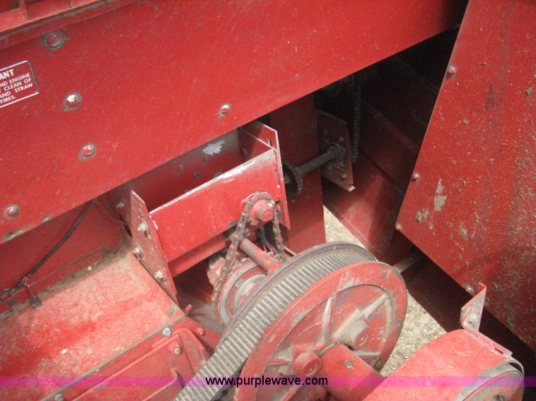 image for item G8279 1983 International 1460 Axial-Flow combine