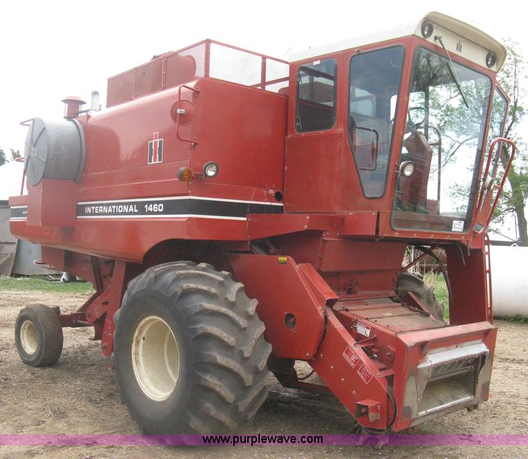 image for item G8279 1983 International 1460 Axial-Flow combine