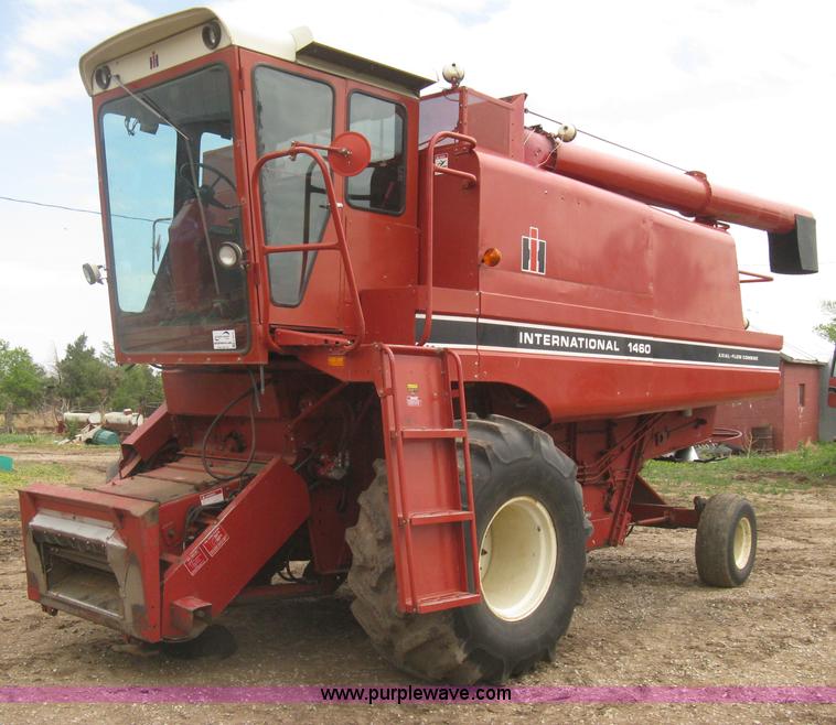 image for item G8279 1983 International 1460 Axial-Flow combine