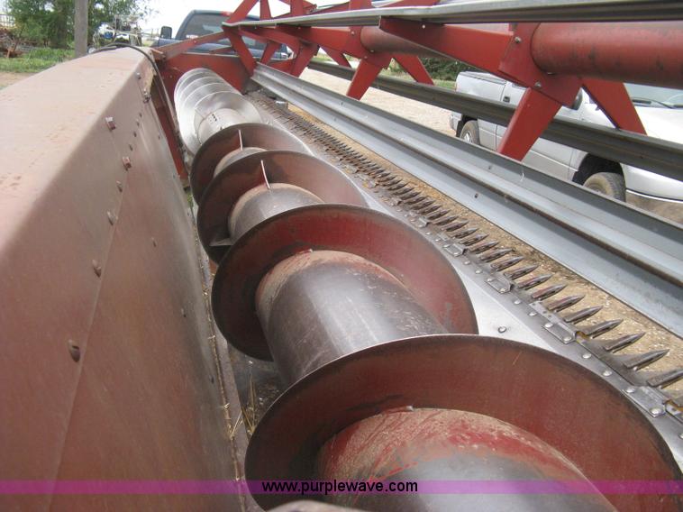 image for item G8279 1983 International 1460 Axial-Flow combine