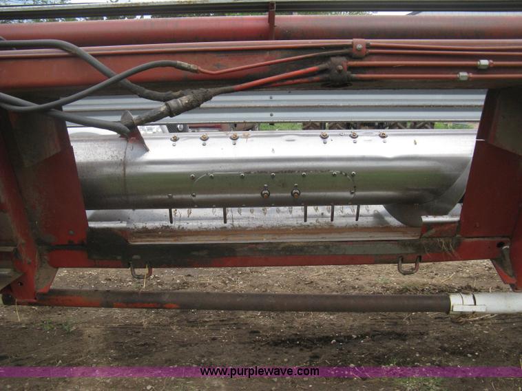 image for item G8279 1983 International 1460 Axial-Flow combine