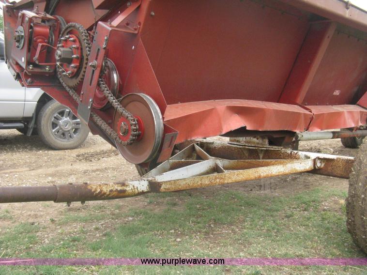 image for item G8279 1983 International 1460 Axial-Flow combine